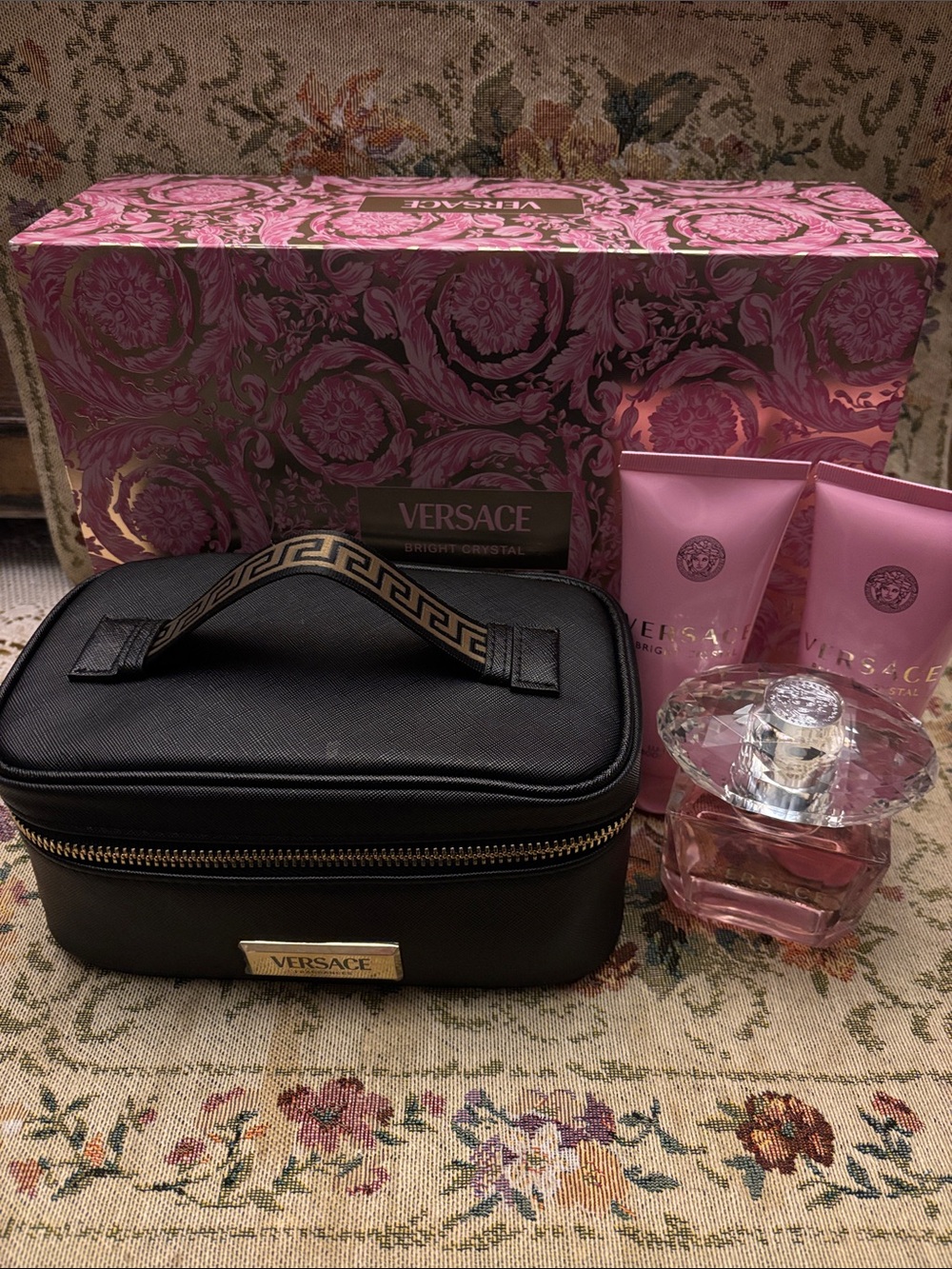 NEW Versace Bright Crystal 4pc 90 ml Eau de Toilette Body Lotion Shower Gel